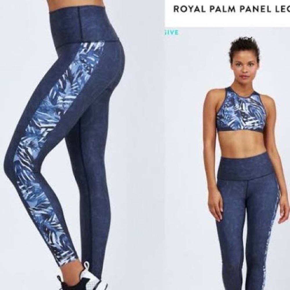 Wear it to heart Tone It Up Royal Palm Leggings